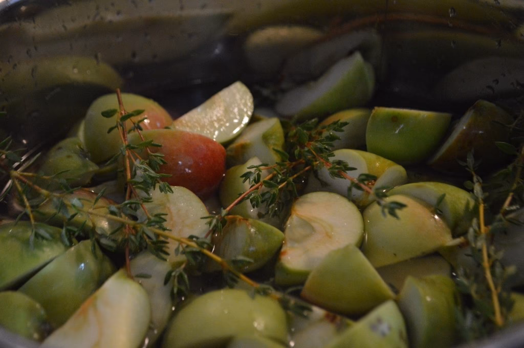 Hvad kan man bruge umodne nedfaldsæbler til?